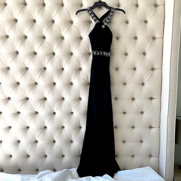 Full length gown with sequins - Picture 2 of 12